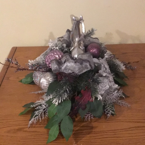 🌻 Large reindeer holiday centerpiece. - Picture 2 of 3